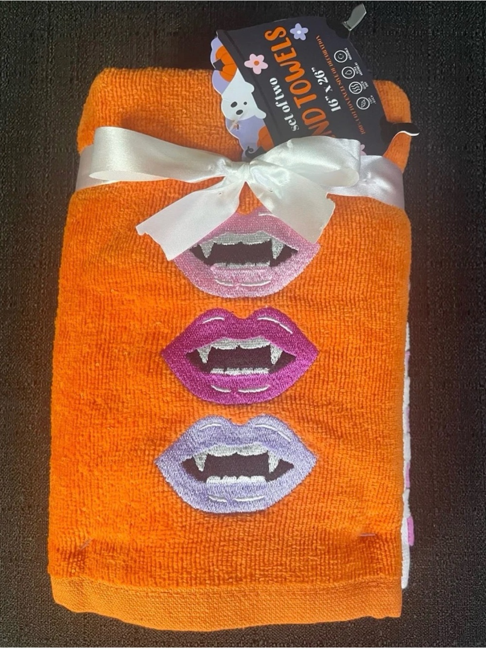 Halloween Lips & Fangs Bathroom Fingertip Hand Towel Set 2x  Orange Pink NEW NWT